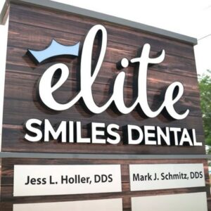 Elite Smiles Dental entrance sign